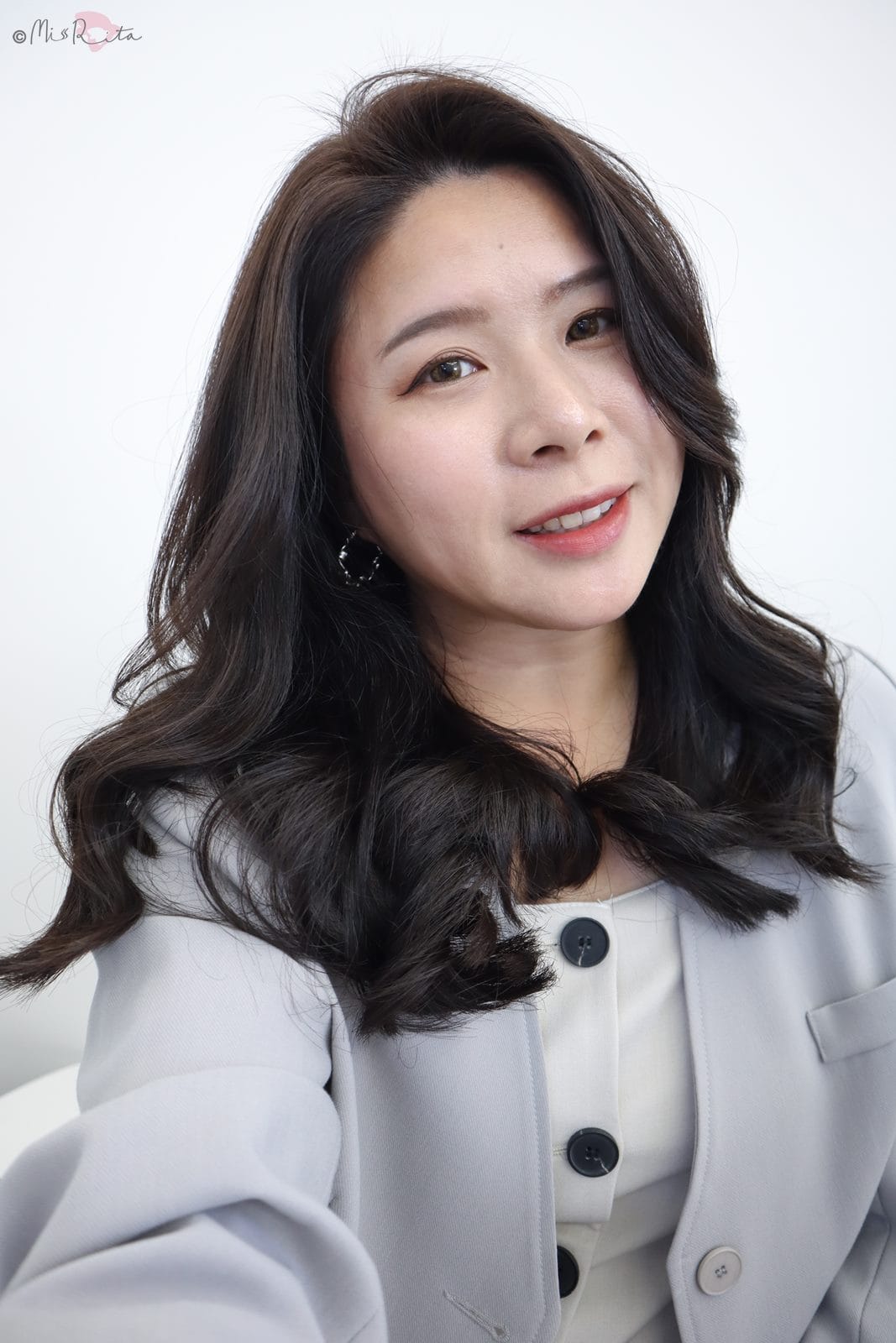 2025髮色,2025女生髮型,台中燙髮,西屯燙髮,更多作品集,vicky的髮型日記,vplushair,台中剪髮,逢甲染髮,逢甲美髮,台中染髮,西屯染髮,台中護髮,台中頭皮養護,蓋白髮