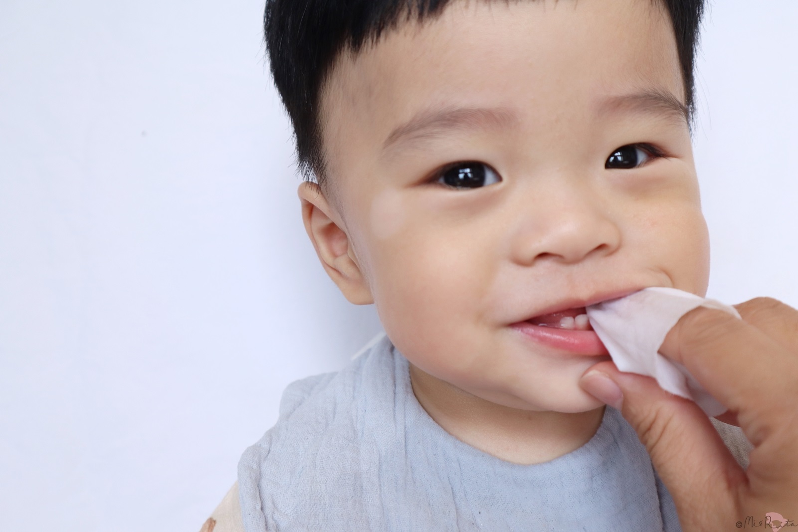 Brush Baby,Brush Baby英國,嬰幼兒口腔,WildOnes充電式兒童聲波電動牙刷,WildOnes,幼兒雙吸盤式牙刷,嬰兒清潔手指棉巾,木醣醇含氟牙膏,兒童電動牙刷,兒童牙刷,兒童牙膏,優迪,yodee,英國兒童牙刷,聲波電動牙刷,電動牙刷