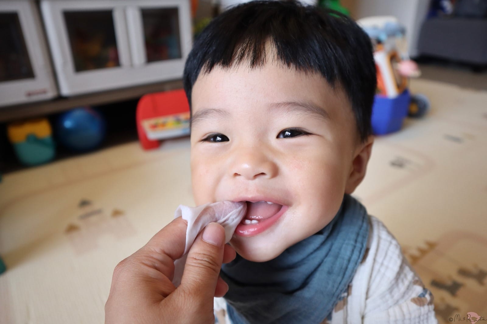 Brush Baby,Brush Baby英國,嬰幼兒口腔,WildOnes充電式兒童聲波電動牙刷,WildOnes,幼兒雙吸盤式牙刷,嬰兒清潔手指棉巾,木醣醇含氟牙膏,兒童電動牙刷,兒童牙刷,兒童牙膏,優迪,yodee,英國兒童牙刷,聲波電動牙刷,電動牙刷