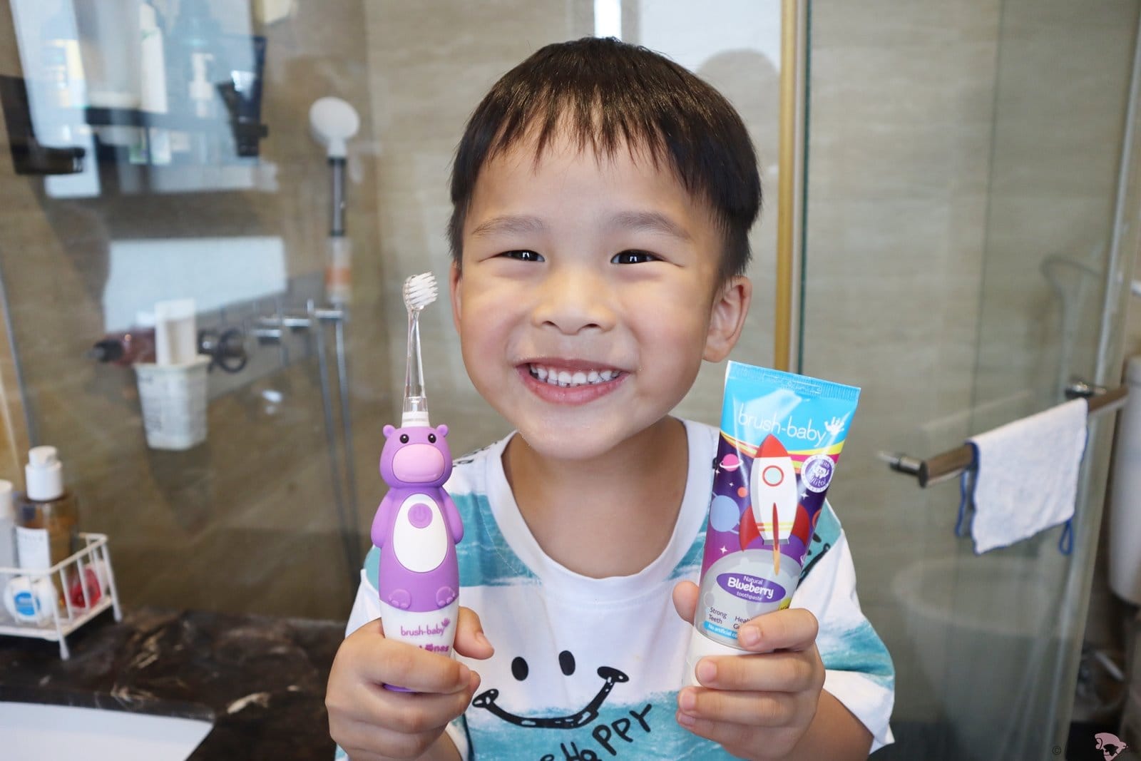 Brush Baby,Brush Baby英國,嬰幼兒口腔,WildOnes充電式兒童聲波電動牙刷,WildOnes,幼兒雙吸盤式牙刷,嬰兒清潔手指棉巾,木醣醇含氟牙膏,兒童電動牙刷,兒童牙刷,兒童牙膏,優迪,yodee,英國兒童牙刷,聲波電動牙刷,電動牙刷